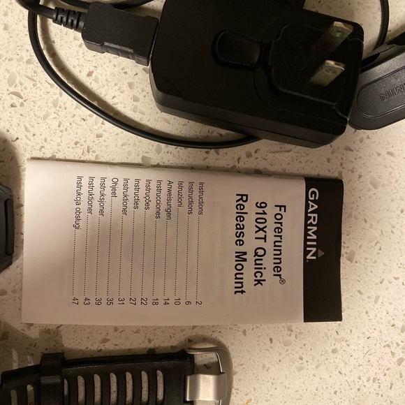 2 Garmin 910xt’s with HR monitor and accessories - Picture 2 of 5